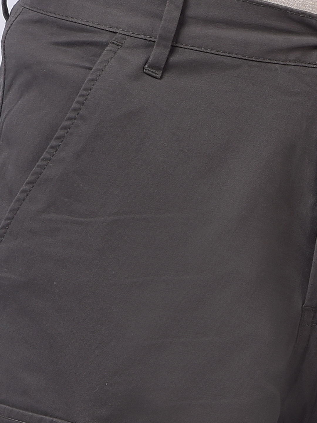 Numero Uno Men Charcoal Grey Regular Fit Cargo